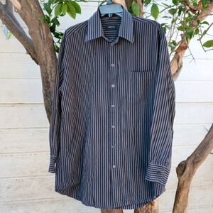 Claiborne Men's buttom down shirt size L